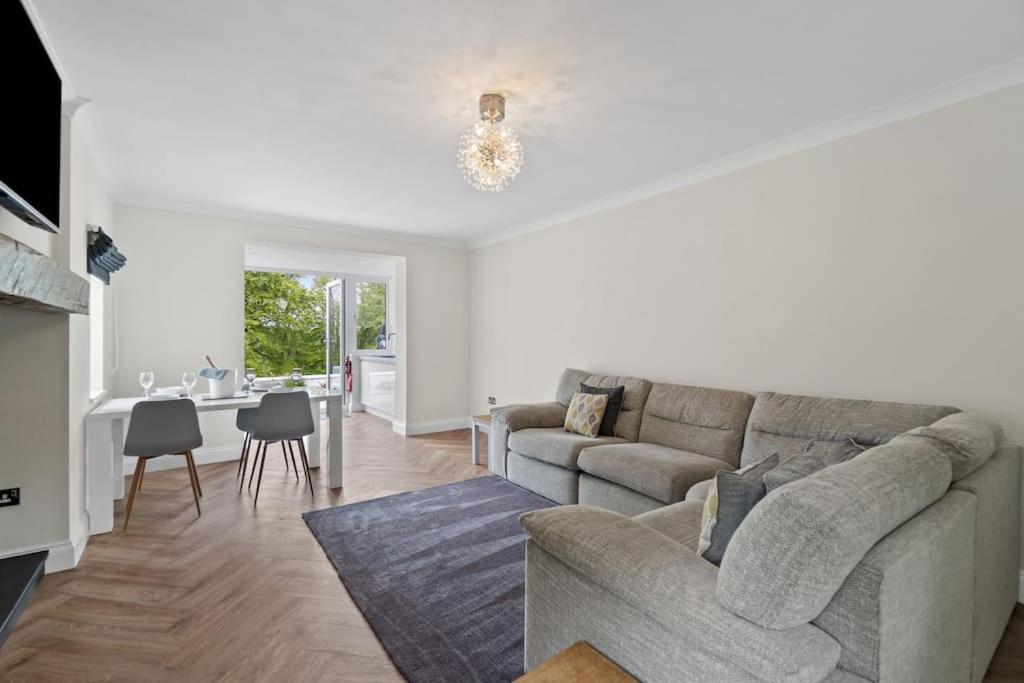 פלימות' White Cottage Stunning Contemporary 2 Bedroom 2 Ensuite Annex With Hot Tub מראה חיצוני תמונה